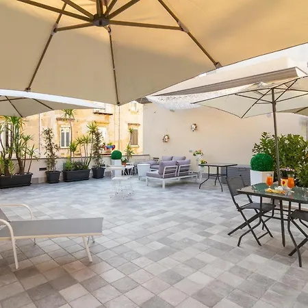 Elite House Parking Free Small Car Naples Exterior photo