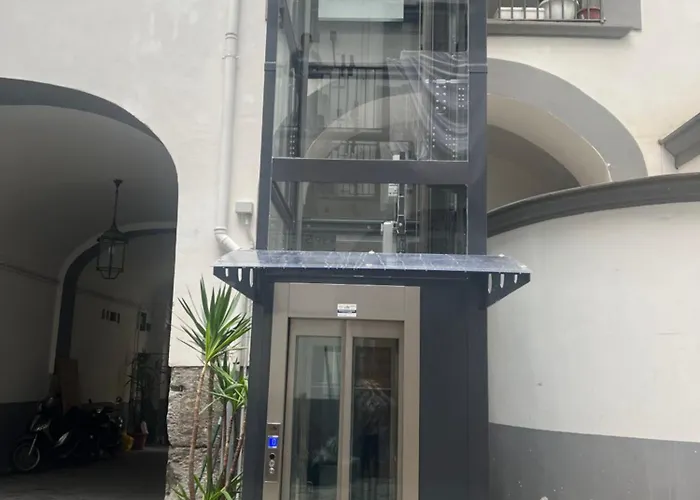 Elite House Parking Free Small Car