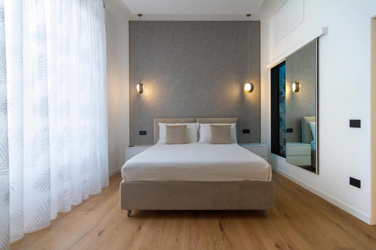 Elite House Parking Free Small Car Apartment Neapel